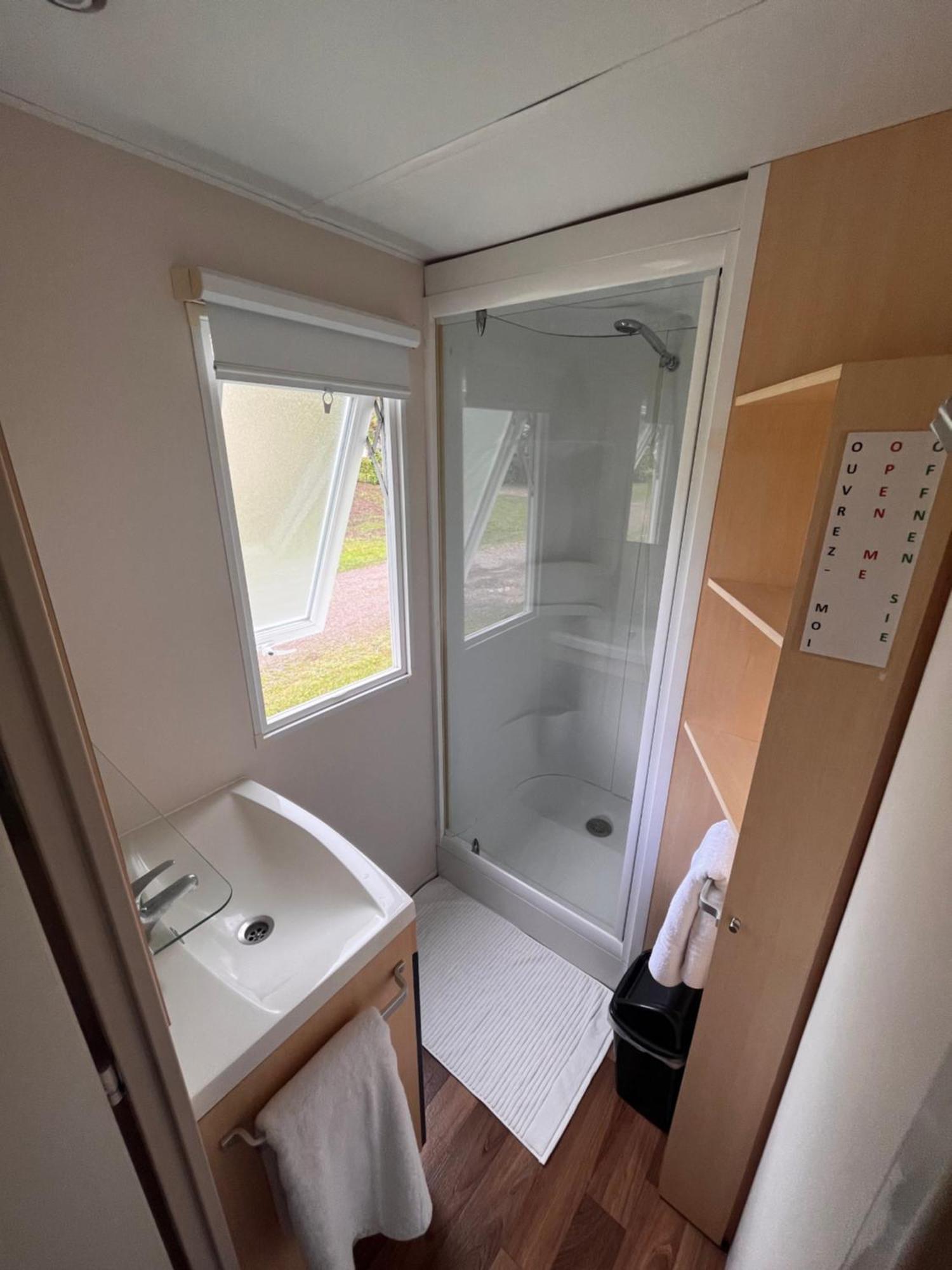 Les Pinots D'Alsace - 3 Bungalows Climatises Avec Tv - Proche Europa Park Boofzheim Rum bild